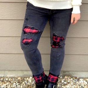 NWT Judy Blue Buffalo Plaid Black Distressed Jeans